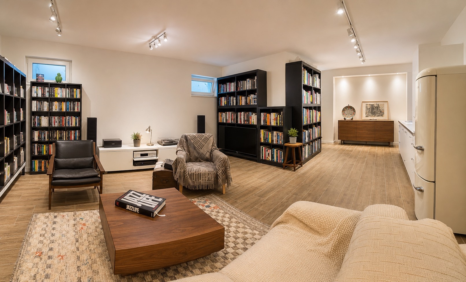Private Lounge und Office im Untergeschoss